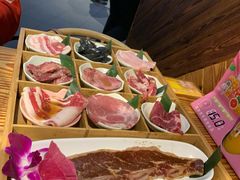 -青瓦炭韩潮烤肉(花园道店)