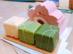 粉樱乳酪卷-星巴克(上海虹桥站2A检票口)