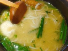 传统过桥米线-蒙自源米线大王(昆明站店)