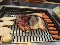 -臻牛烤肉