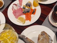 -广州万富希尔顿酒店·感趣自助餐厅·金秋蟹宴生蚝海鲜刺身