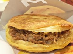 肥瘦肉夹馍-魏家凉皮(大雁塔南广场餐厅)