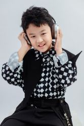 -小熊维尼高端儿童摄影(宝安旗舰店)