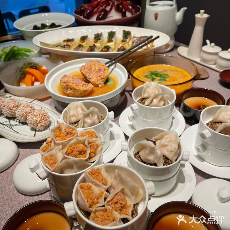 西安 ！！一个饺子🥟居然11块钱 。 。  