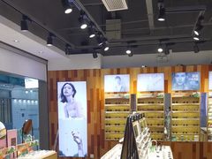 -LOOK眼镜·蔡司依视路配镜(宝山万达店)