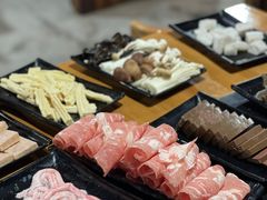 -果松木炭酸菜铜火锅·外婆参鸡汤