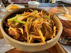肉炒栗树蘑-京北渔家傲