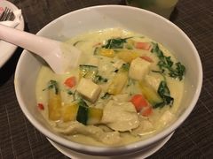 绿咖喱鸡肉-Dash Teak House