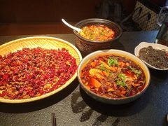 -万重锦·人文川菜馆(骡马市店)