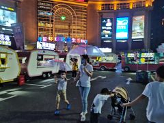 -月星家居广场-路面停车场