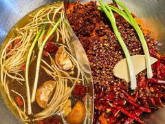 -茅草房·河畔园林火锅