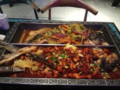 -鸣记脆皮烤鱼·海鲜烤鱼(三八广场店)