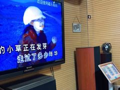 -小草屋轰趴馆别墅派对新场团建家庭聚会