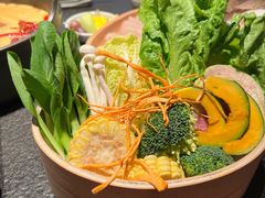 -三出山火锅(南京万象天地店)