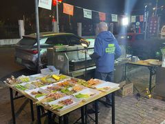 -山野的朋友露营炭火烤肉