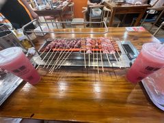 -哈尔滨小酒馆·鲜肉现穿自助烧烤(康新花园店)