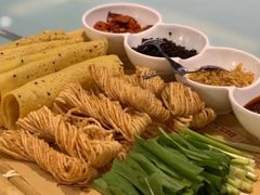 煎饼小河虾-鹊华居·地道鲁菜·海鲜·融合味(大明湖店)