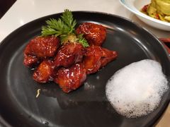 红酒泡沫牛仔粒-荟廷·晶萃(陆家嘴尚悦湾店)