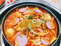 -三清洞摩西韩式年糕火锅(威高广场店)