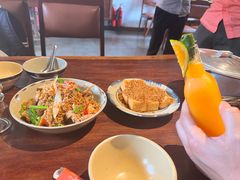 -Cuc Gach Quan Restaurant