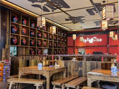 大堂-先启半步颠小酒馆(白麓里店)