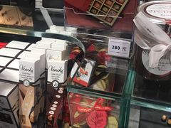 -VENCHI 闻绮(北京国贸商城店)