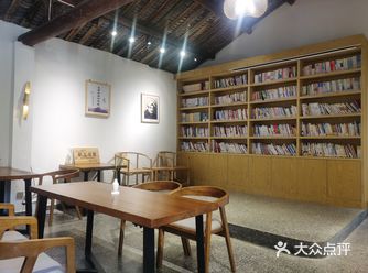 三径书院。于我而言，是竹艺村里早起的一杯咖啡