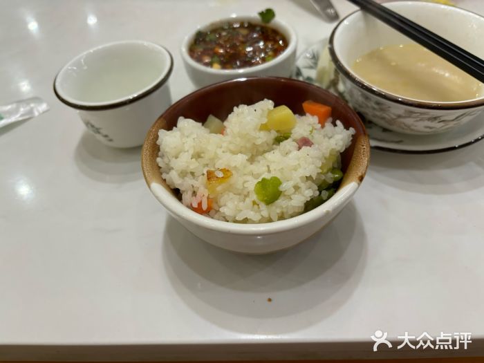 撮一顿纳西铜火锅图片