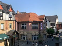 -钟书阁(松江泰晤士小镇店)