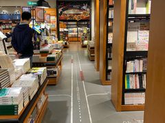 -西西弗书店&矢量咖啡(凯德晶萃广场店)