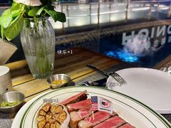 -MONICH牛排融合餐厅(和义大道购物中心店)