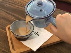 -彳亍咖啡·这里(水湾路店)