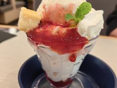 草莓芭菲-滨寿司(新街口中央商场店)