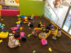 -趣童婴幼儿SPA母婴生活馆(孔雀城店)