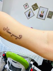 手臂-怪咖纹身刺青