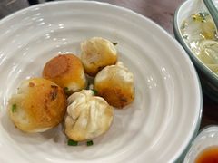 刚出炉的生煎包-赵宝美煎包店