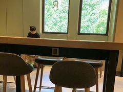 -星巴克臻选(上海中环广场2F店)