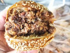 烧饼夹烧牛羊肉-老爆肚满五香烧牛羊肉