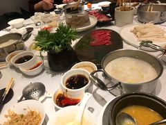 -红鼎豆捞·非遗鲍皇汤火锅(宝丰路店)