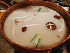 北京烤鸭加黑胡椒猪肚鸭架锅-三人行骨头王火锅(长寿店)