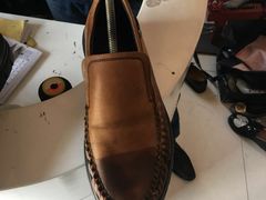 -京伟修鞋洗鞋奢侈品皮具护理店