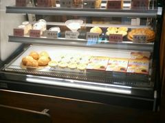 面包甜点陈列柜-猫山王创意蛋糕店(东城万达店)