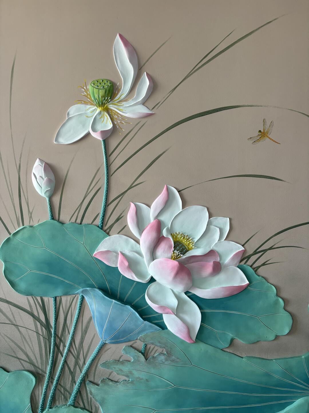 荷花浮雕
浮雕挂画背景墙装饰
荷花浮雕壁画细节图,出淤泥而不染