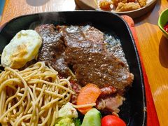 -豪客嘉族·麦尼顿西餐厅(乐福天下店)