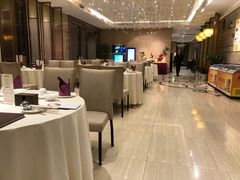 大堂-威珀斯酒店·珀萃美食餐厅 | 海鲜刺身·现烤生蚝·特色烤肉