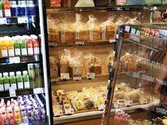 面包甜点陈列柜-巴黎贝甜(右安门店)