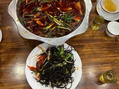 -乡土特色.冷锅鱼.牦牛肉汤锅