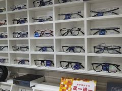 -诺柯视眼镜-蔡司依视路官方工厂店(淞南一店)