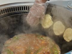 -哈尔滨烧烤·山河村铁锅炖(交大店)