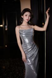 -不晚国际婚纱礼服